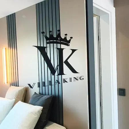 Villa Queen & King